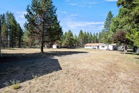 Tiny photo for 52466 Lost Ponderosa Road, La Pine, OR 97739 (MLS # 220205958)