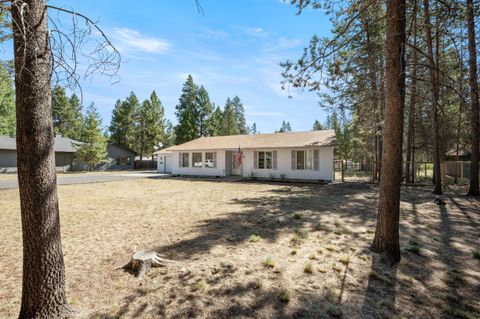 Tiny photo for 52466 Lost Ponderosa Road, La Pine, OR 97739 (MLS # 220205958)