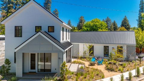 15 NW St Helens Place # 1 & #2 Bend OR 97703