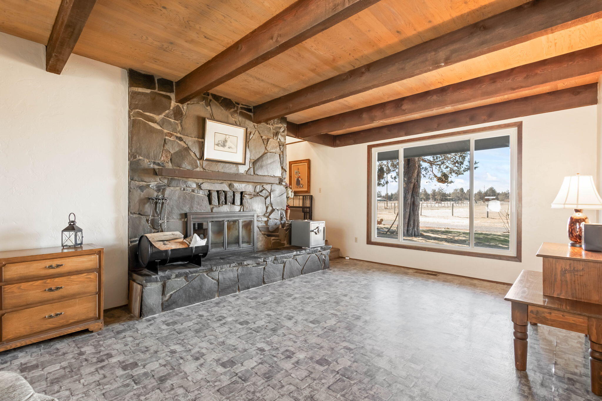 Bend, Oregon 97701, United States, 4 Bedrooms Bedrooms, ,3 BathroomsBathrooms,Residential,Active,86364