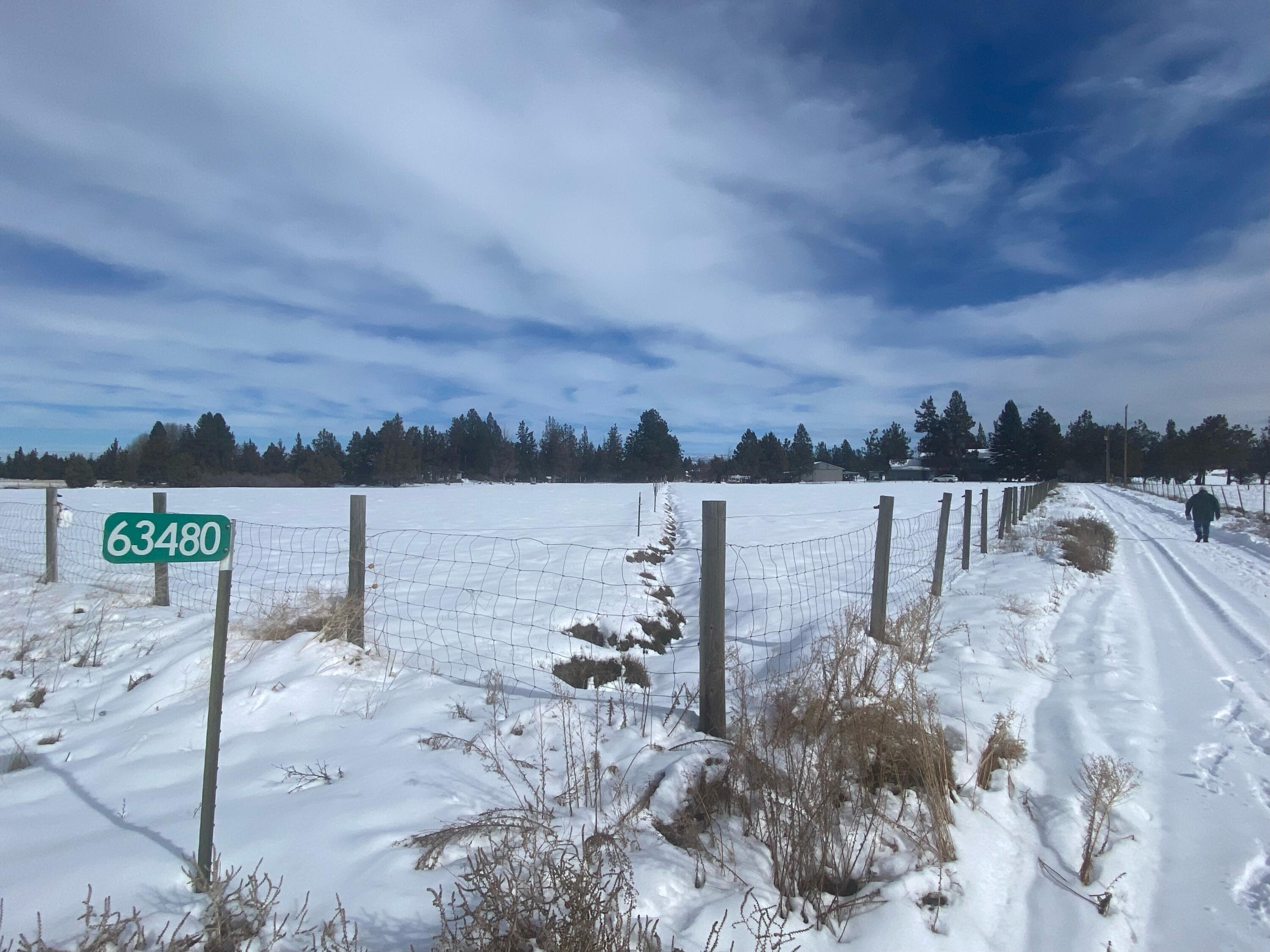 Bend, Oregon 97701, United States, 4 Bedrooms Bedrooms, ,3 BathroomsBathrooms,Residential,Active,86364