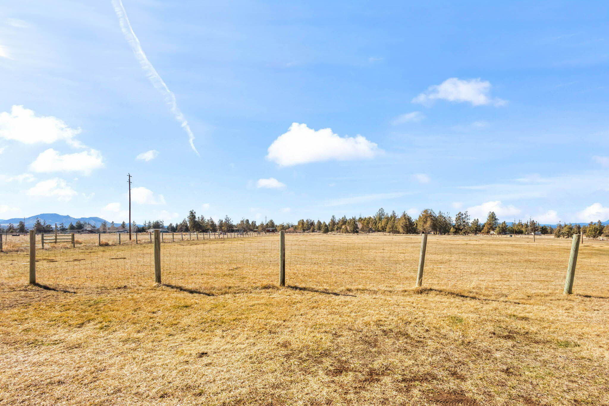 Bend, Oregon 97701, United States, 4 Bedrooms Bedrooms, ,3 BathroomsBathrooms,Residential,Active,86364