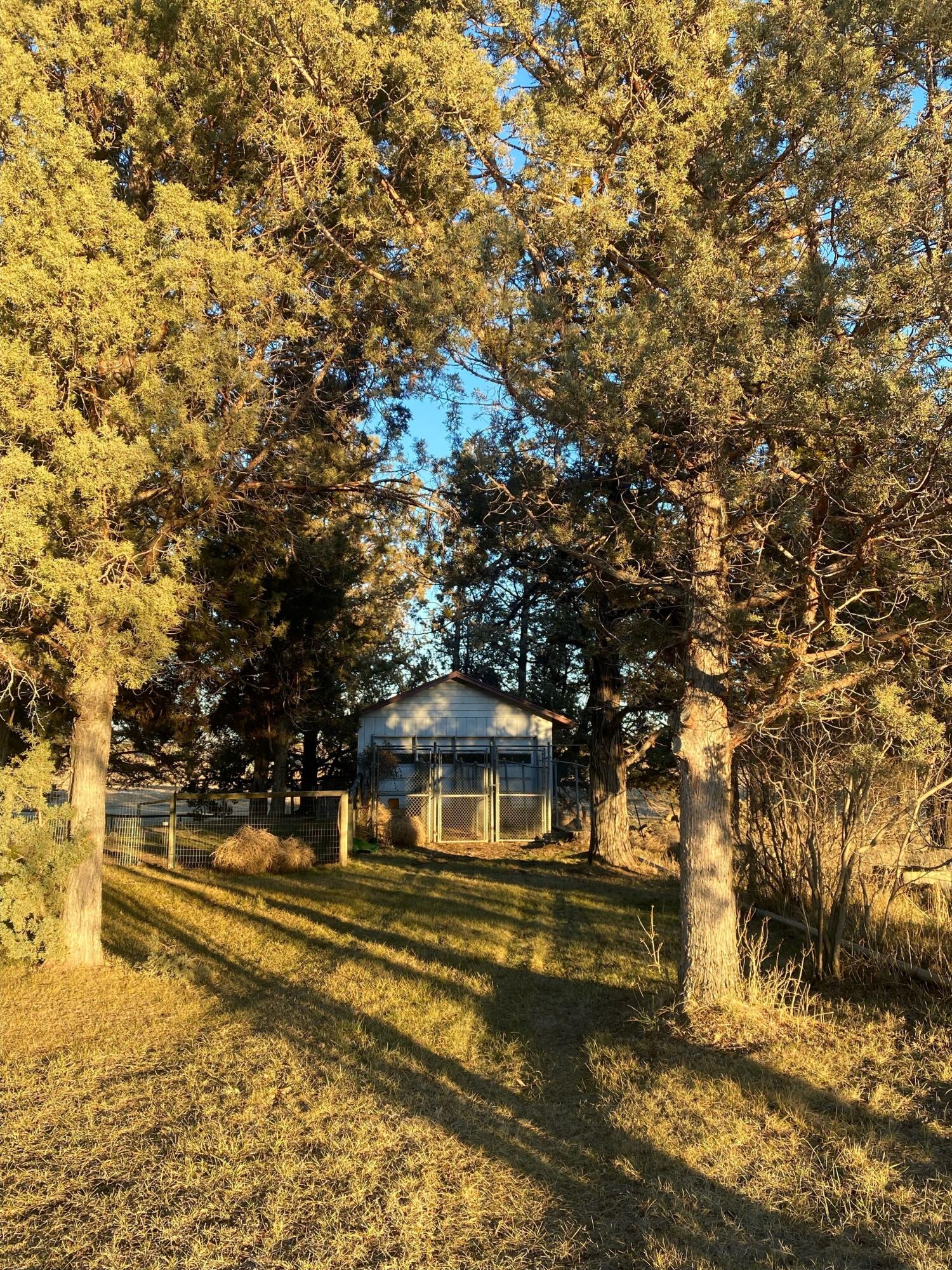 Bend, Oregon 97701, United States, 4 Bedrooms Bedrooms, ,3 BathroomsBathrooms,Residential,Active,86364