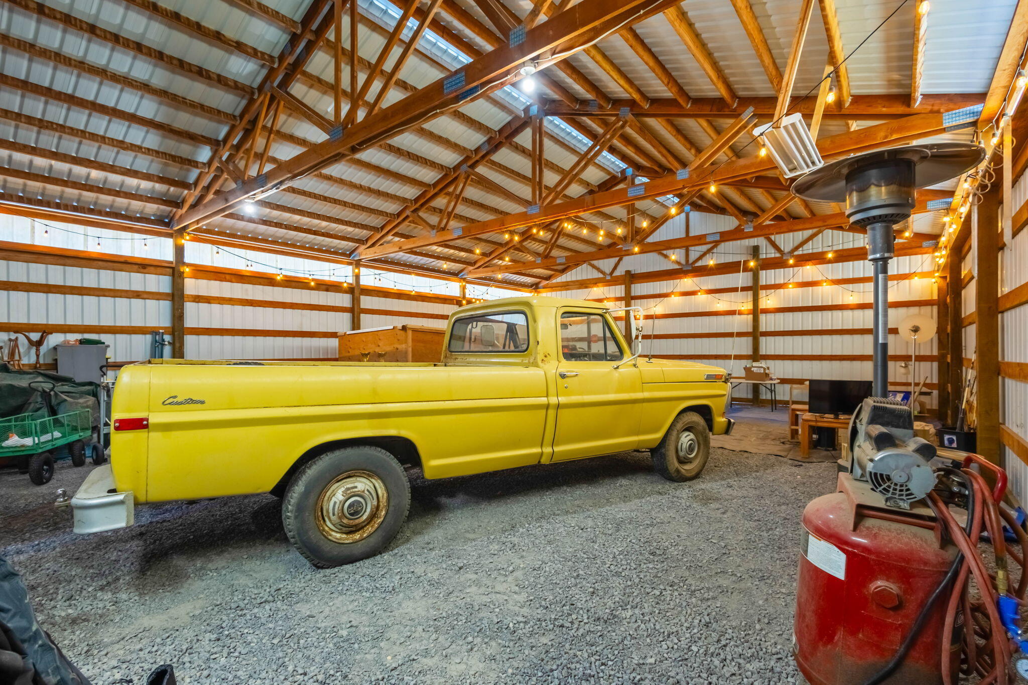 Bend, Oregon 97701, United States, 4 Bedrooms Bedrooms, ,3 BathroomsBathrooms,Residential,Active,86364