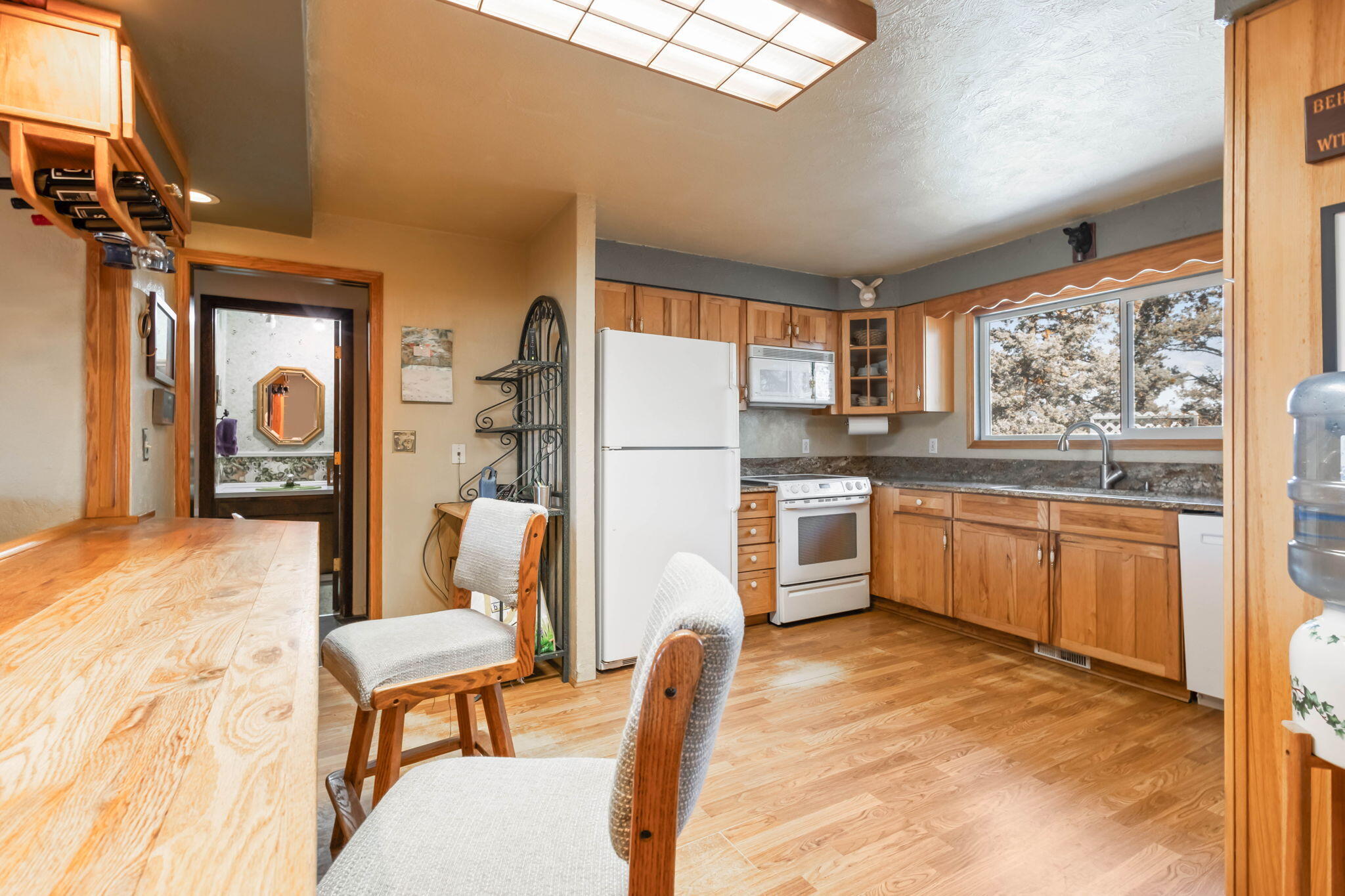 Bend, Oregon 97701, United States, 4 Bedrooms Bedrooms, ,3 BathroomsBathrooms,Residential,Active,86364