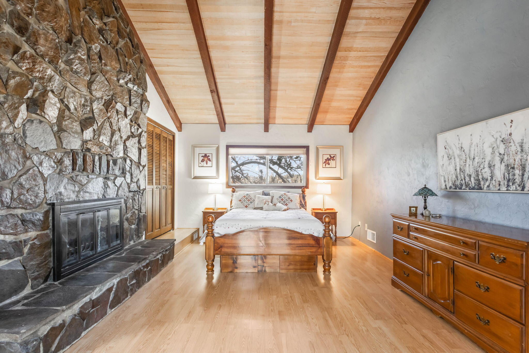 Bend, Oregon 97701, United States, 4 Bedrooms Bedrooms, ,3 BathroomsBathrooms,Residential,Active,86364