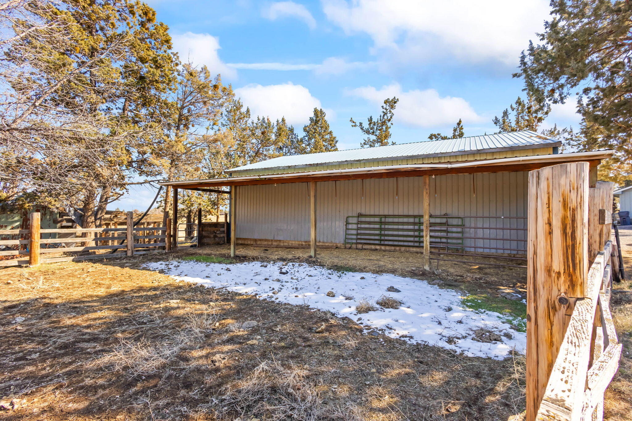 Bend, Oregon 97701, United States, 4 Bedrooms Bedrooms, ,3 BathroomsBathrooms,Residential,Active,86364