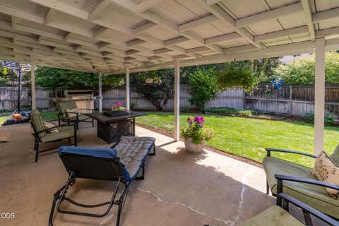 Tiny photo for 20705 Wishing Well Court, Bend, OR 97701 (MLS # 220227327)