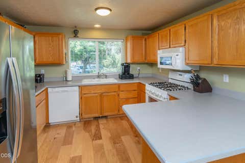 Tiny photo for 20705 Wishing Well Court, Bend, OR 97701 (MLS # 220227327)