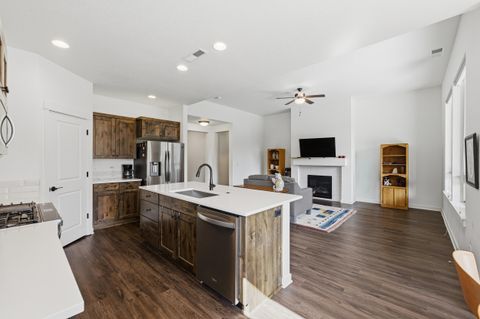 Tiny photo for 51900 Settler Drive, La Pine, OR 97739 (MLS # 220216670)