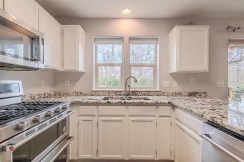 Tiny photo for 144 Crocker Street, Ashland, OR 97520 (MLS # 220215743)