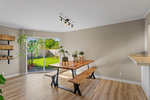 Tiny photo for 922 SW Spruce Street, Grants Pass, OR 97526 (MLS # 220219605)