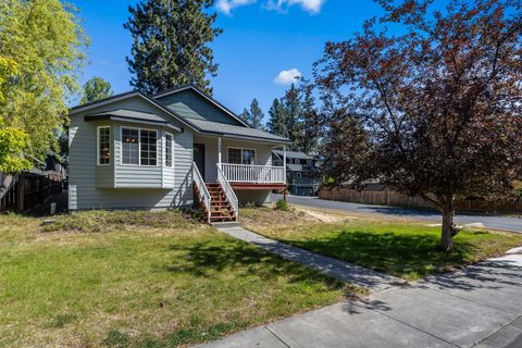 Photo of 1608 NW Elgin Avenue, Bend, OR 97703 (MLS # 220221753)