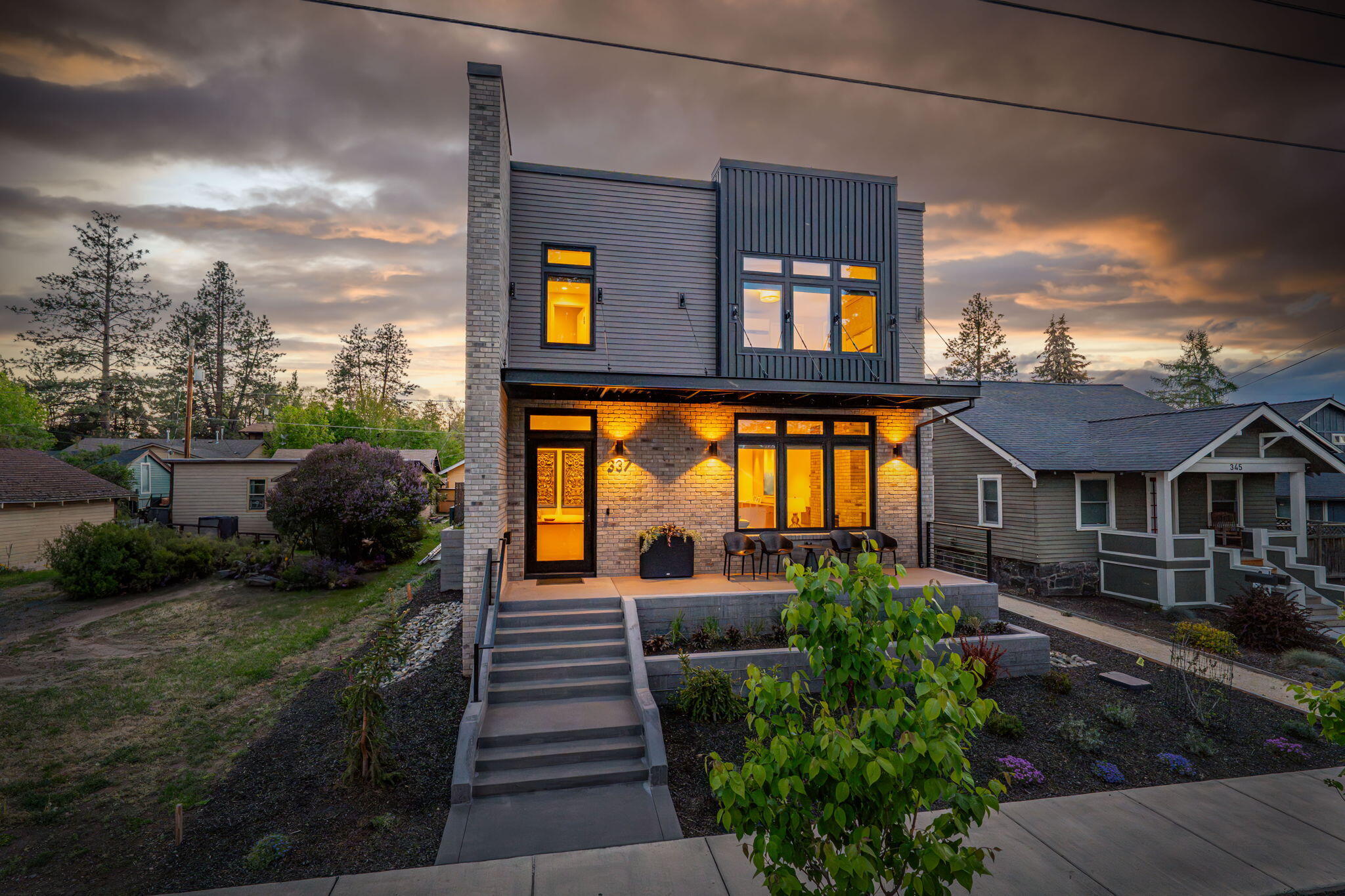337 NW Columbia Street 1 & 2