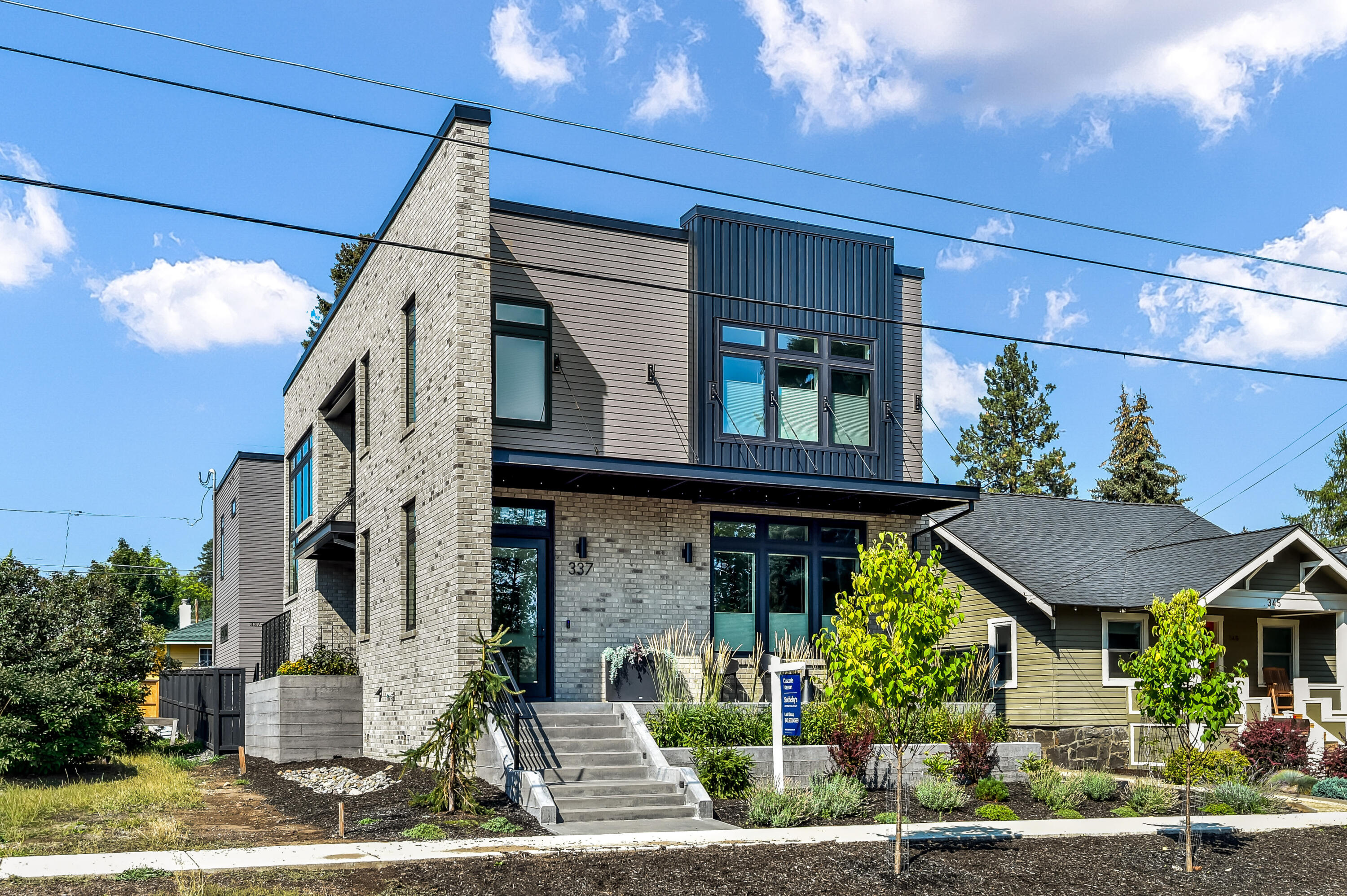 337 NW Columbia Street 1 & 2