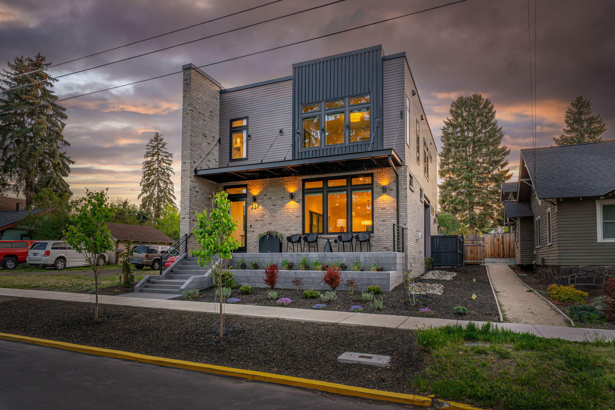 337 NW Columbia Street 1 & 2