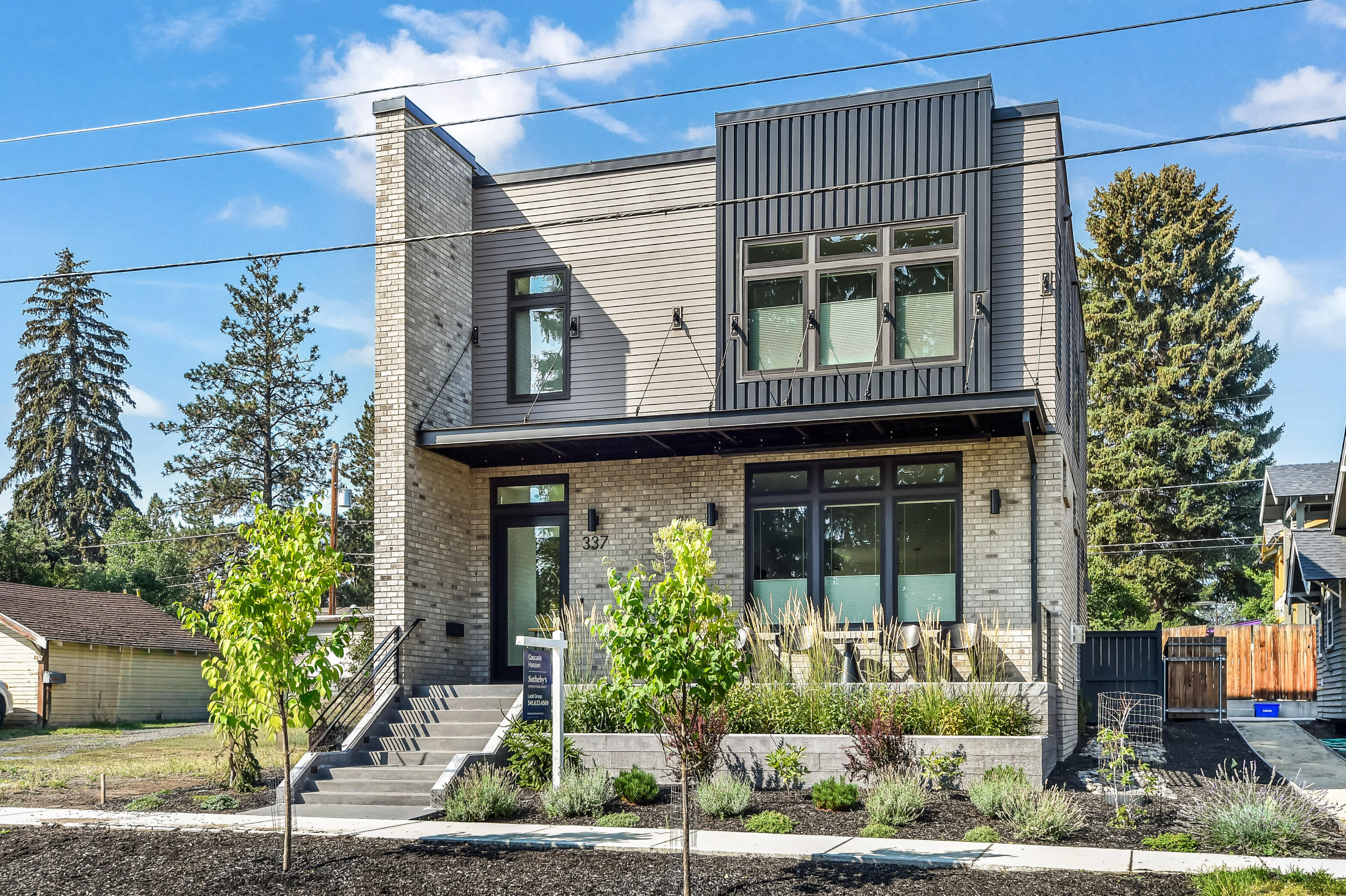 337 NW Columbia Street 1 & 2