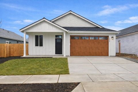 2352 SW 25th Street Redmond OR 97756