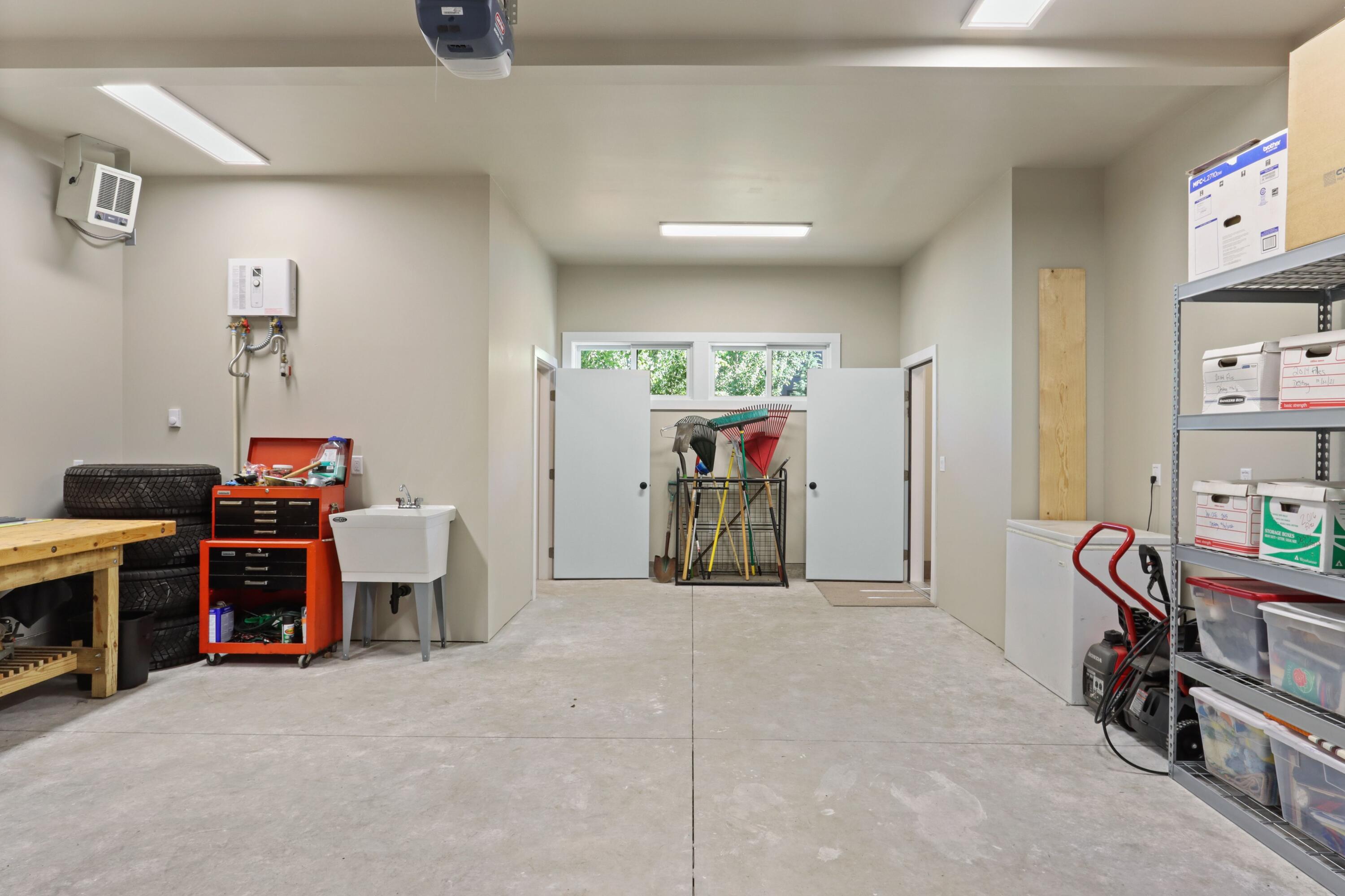 Fall River Estate - Residential