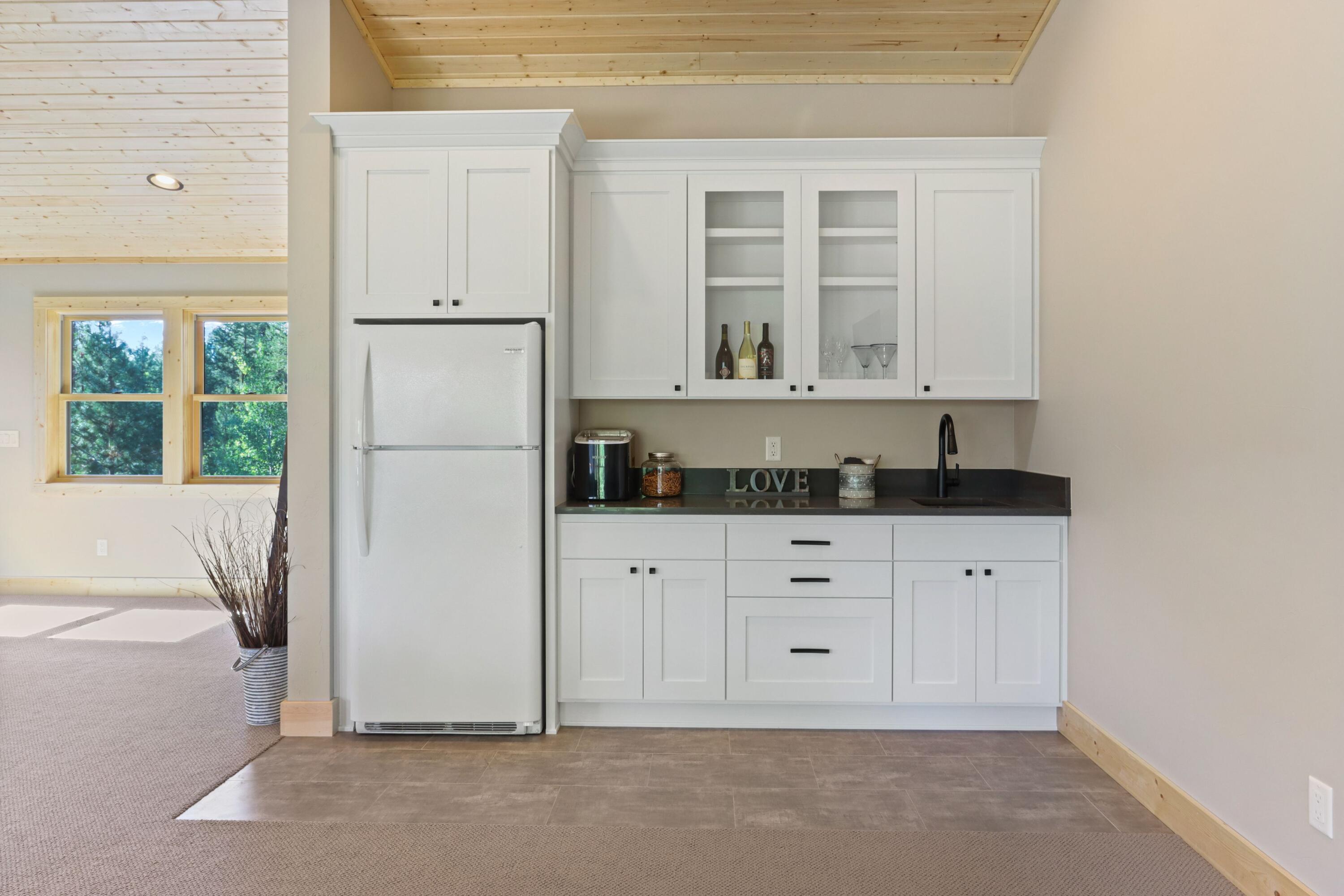 Fall River Estate - Residential