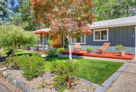Photo of 492 Herbert Street, Ashland, OR 97520 (MLS # 220224331)