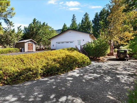 Tiny photo for 627 Carriage Road, Grants Pass, OR 97526 (MLS # 220227060)