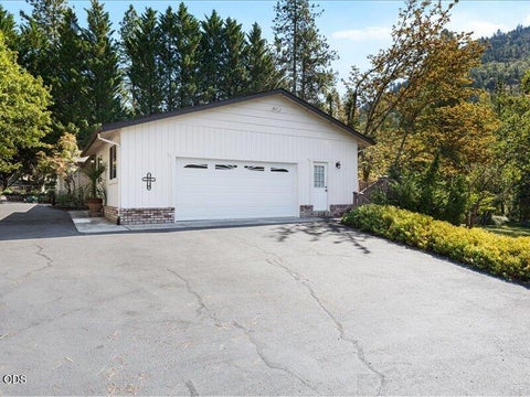 Tiny photo for 627 Carriage Road, Grants Pass, OR 97526 (MLS # 220227060)