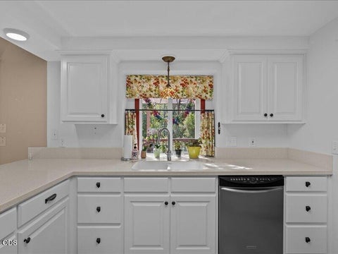Tiny photo for 627 Carriage Road, Grants Pass, OR 97526 (MLS # 220227060)