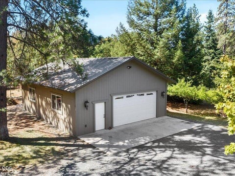 Tiny photo for 627 Carriage Road, Grants Pass, OR 97526 (MLS # 220227060)