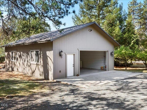 Tiny photo for 627 Carriage Road, Grants Pass, OR 97526 (MLS # 220227060)