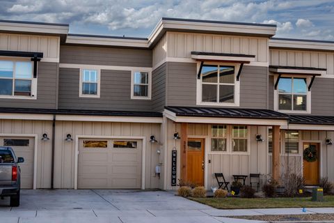 Photo of 3670 SW Badger Avenue, Redmond, OR 97756 (MLS # 220213712)