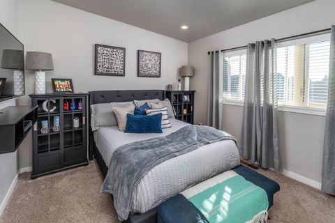 Tiny photo for 3670 SW Badger Avenue, Redmond, OR 97756 (MLS # 220213712)