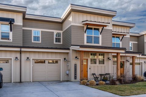 Tiny photo for 3670 SW Badger Avenue, Redmond, OR 97756 (MLS # 220213712)