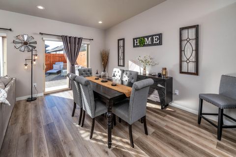 Tiny photo for 3670 SW Badger Avenue, Redmond, OR 97756 (MLS # 220213712)