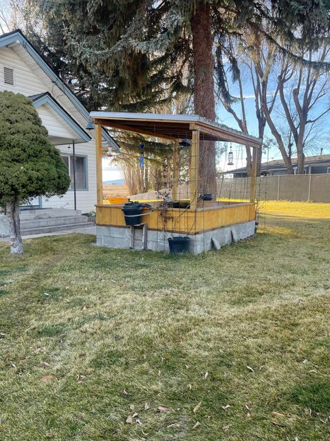 Tiny photo for 192 W Court Drive, Merrill, OR 97633 (MLS # 220212786)