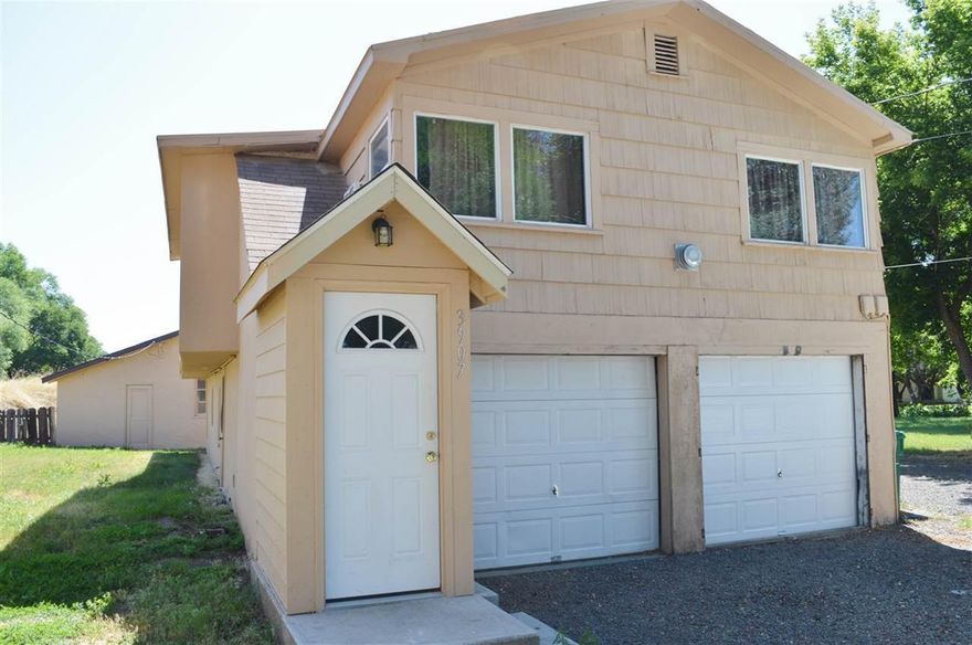 Neat, Clean, And Perfect Investment Opportunity. Newer Kitchens, Bathrooms And Windows. Great Location! Live In The Main House And Keep The Other Two Units Rented To Pay For Your Mortgage, Or Keep All Three Units Rented. Take Advantage Of The Strong Rental Market! Irrigation Is Available From The Klamath Irrigation District!