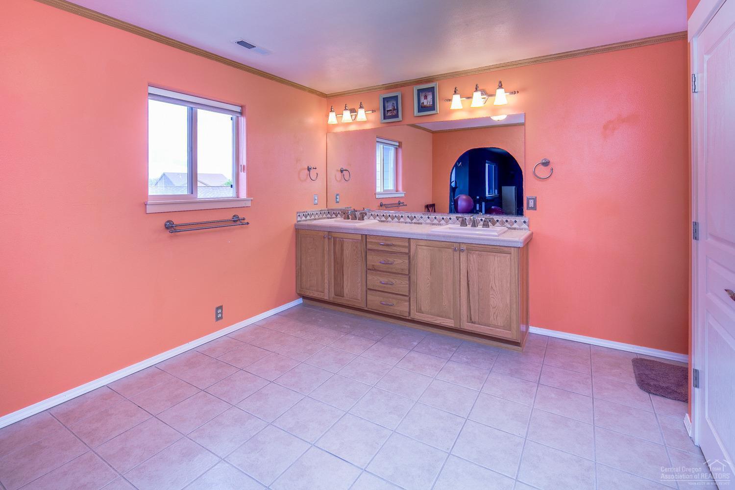 Ni Lah Sha Village - Residential