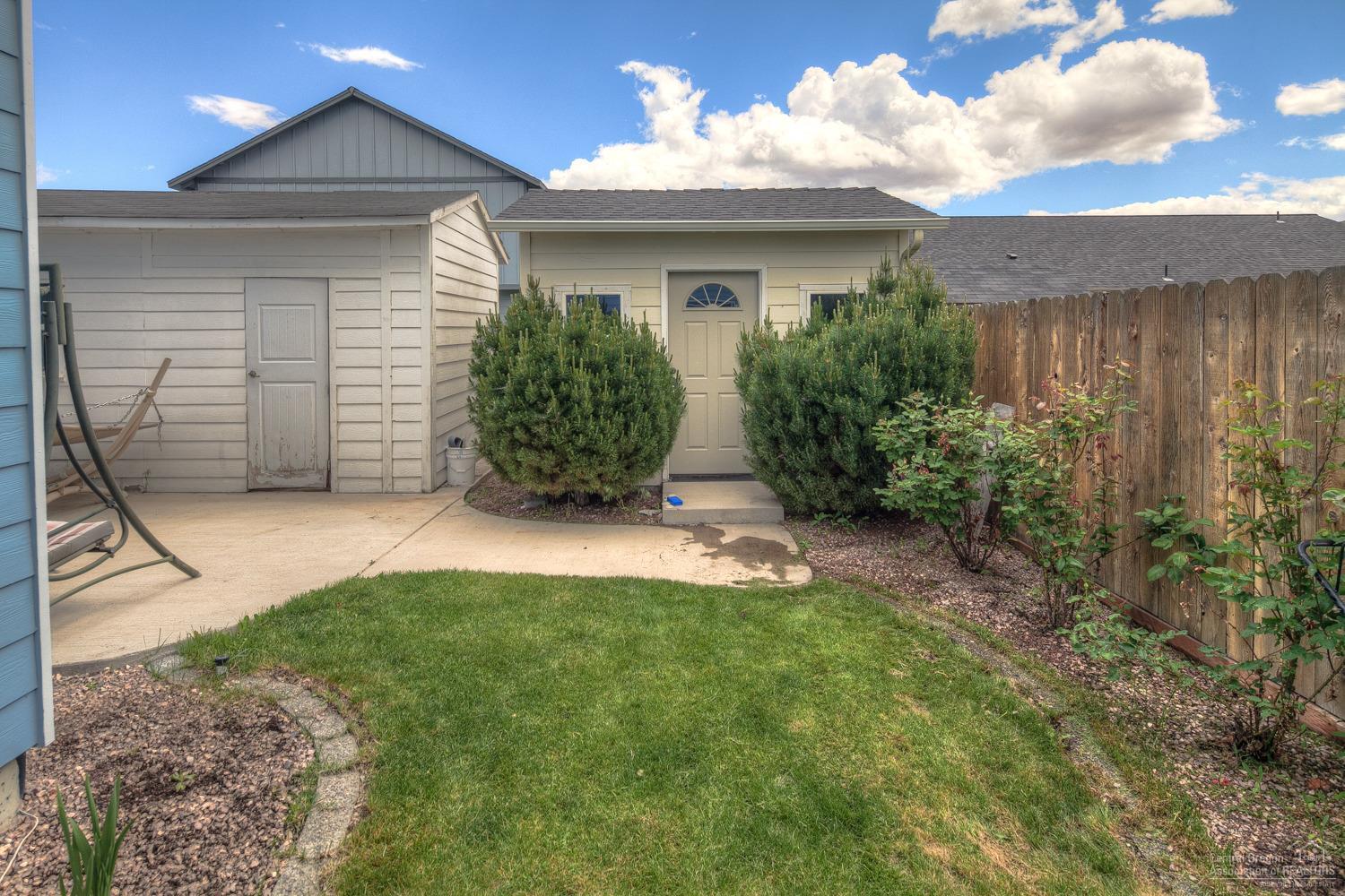 Ni Lah Sha Village - Residential