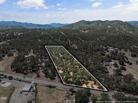 Tiny photo for 8320 Blackwell Road, Central Point, OR 97502 (MLS # 220223238)