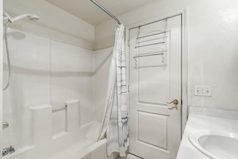Tiny photo for 8320 Blackwell Road, Central Point, OR 97502 (MLS # 220223238)