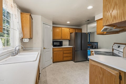 Tiny photo for 8320 Blackwell Road, Central Point, OR 97502 (MLS # 220223238)