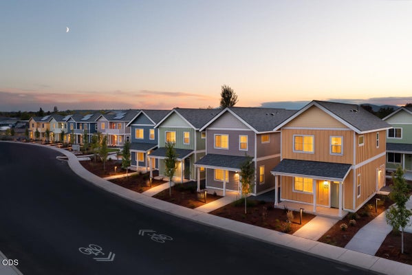 317 NW 17TH ST APT 5, REDMOND, OR 97756 - Image b0ae7dee82c6b759c9d8d22f24265665/9190509