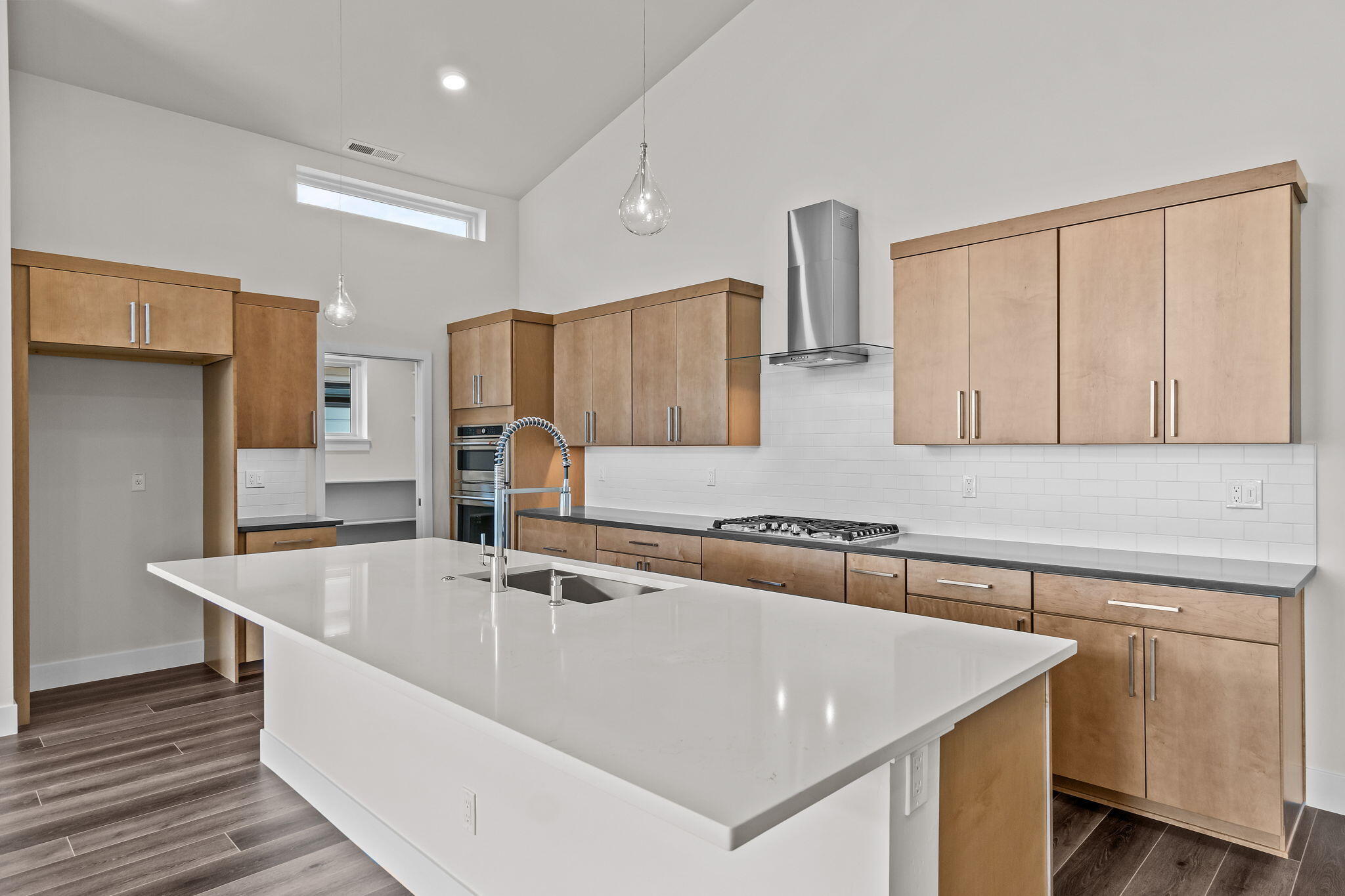 230 E Diamond Peak Avenue 32