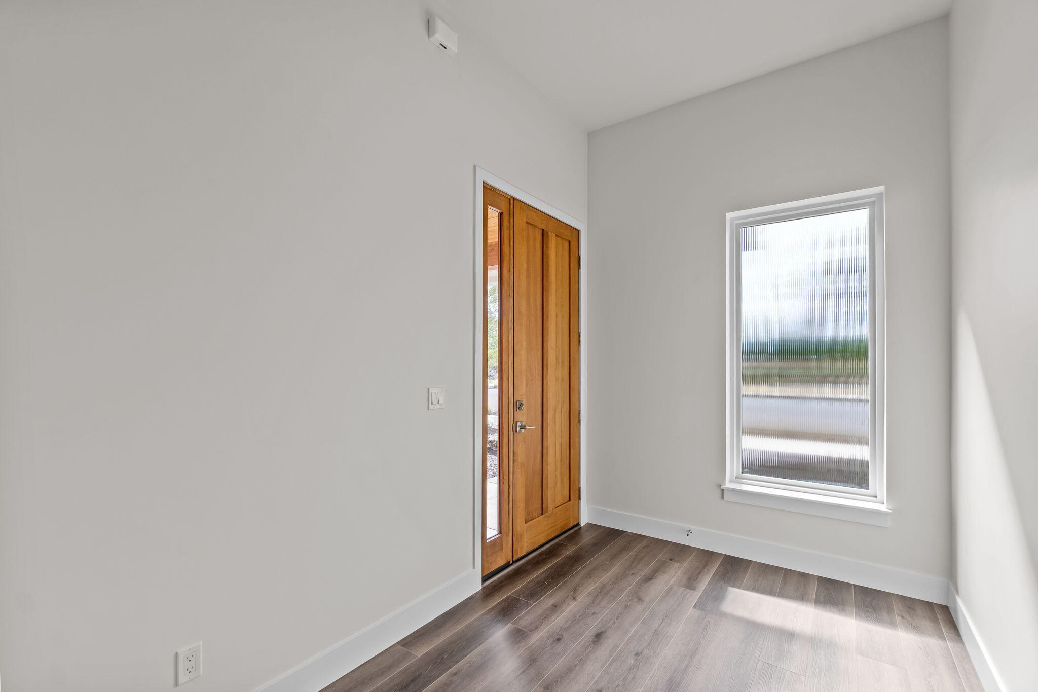 230 E Diamond Peak Avenue 32