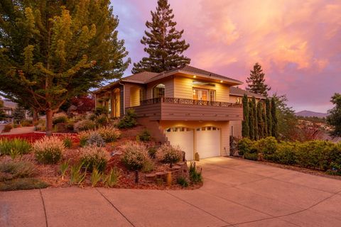 Tiny photo for 4604 Cloudcrest Drive, Medford, OR 97504 (MLS # 220211657)