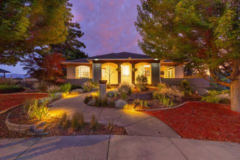 Tiny photo for 4604 Cloudcrest Drive, Medford, OR 97504 (MLS # 220211657)