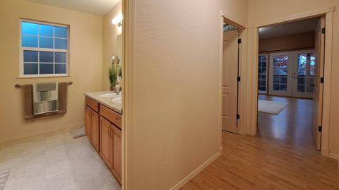 Tiny photo for 4604 Cloudcrest Drive, Medford, OR 97504 (MLS # 220211657)