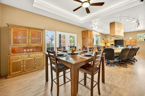 Tiny photo for 4604 Cloudcrest Drive, Medford, OR 97504 (MLS # 220211657)