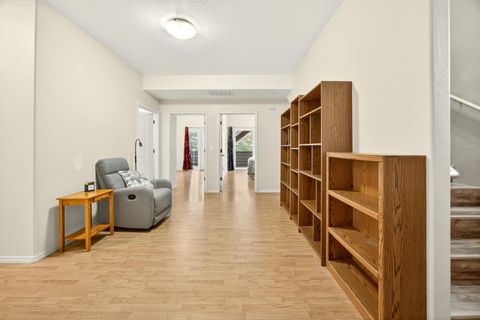 Tiny photo for 4604 Cloudcrest Drive, Medford, OR 97504 (MLS # 220211657)