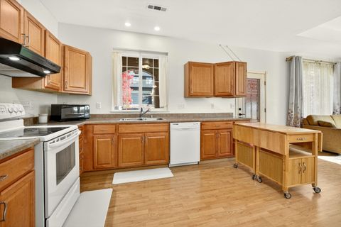 Tiny photo for 4604 Cloudcrest Drive, Medford, OR 97504 (MLS # 220211657)